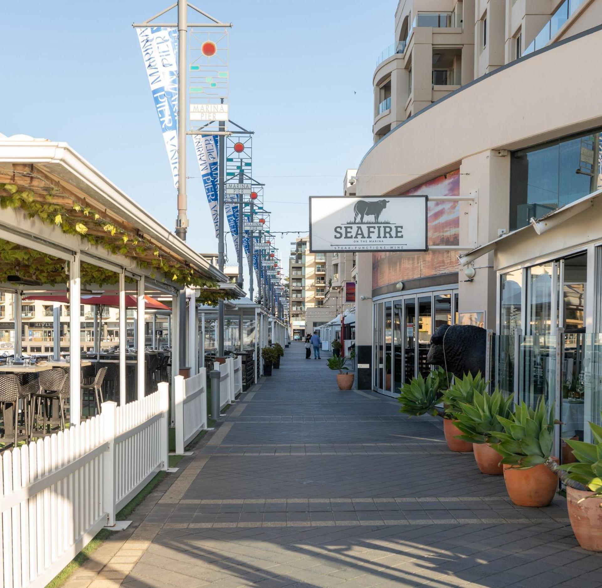 Belle Escapes - Glenelg Seaside Studio Apartment Exterior photo